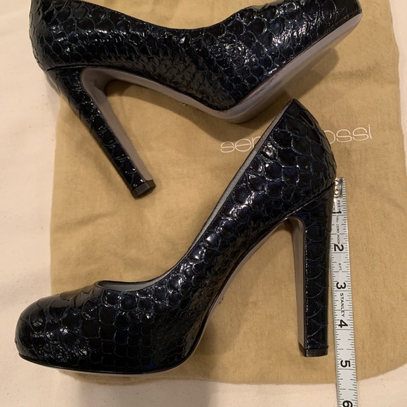 Shoes, heels - NWOT Sergio Rossi dark navy heels, hidden platform - Picture 4 of 15